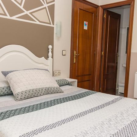 Hotel Plaza Onís Eksteriør billede