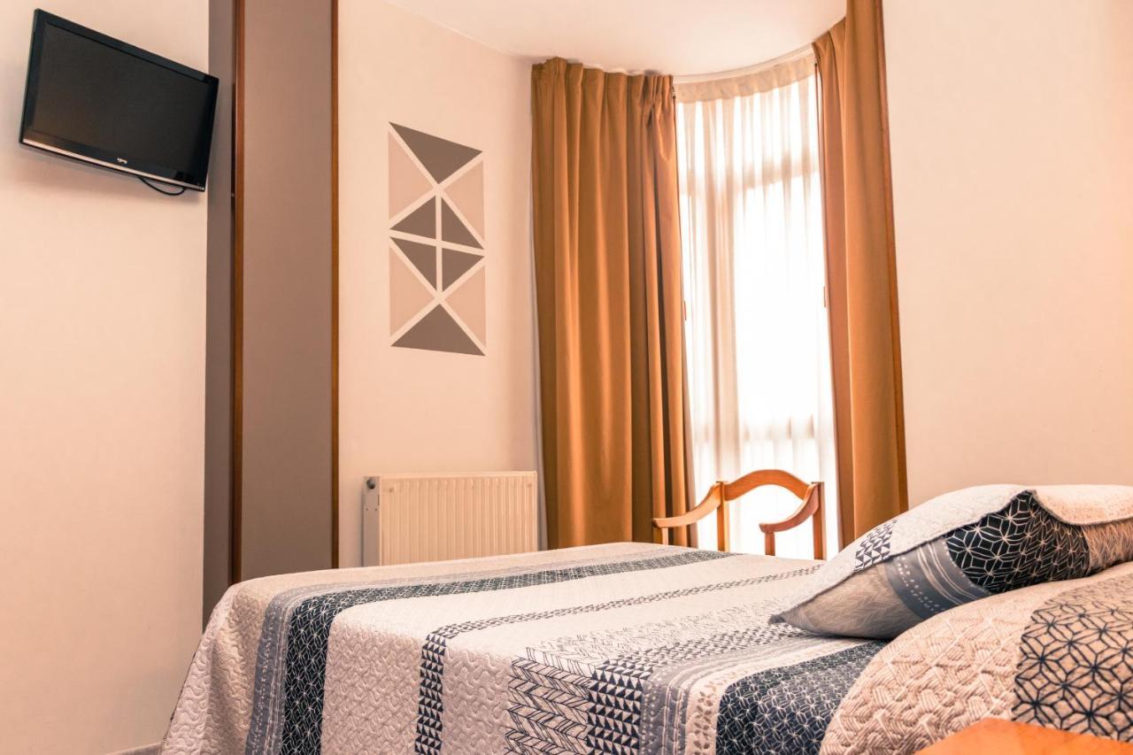 Hotel Plaza Onís Eksteriør billede