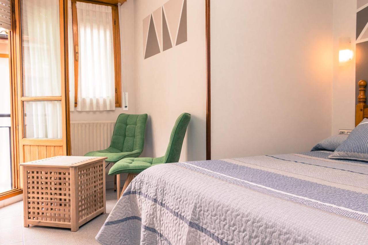 Hotel Plaza Onís Eksteriør billede