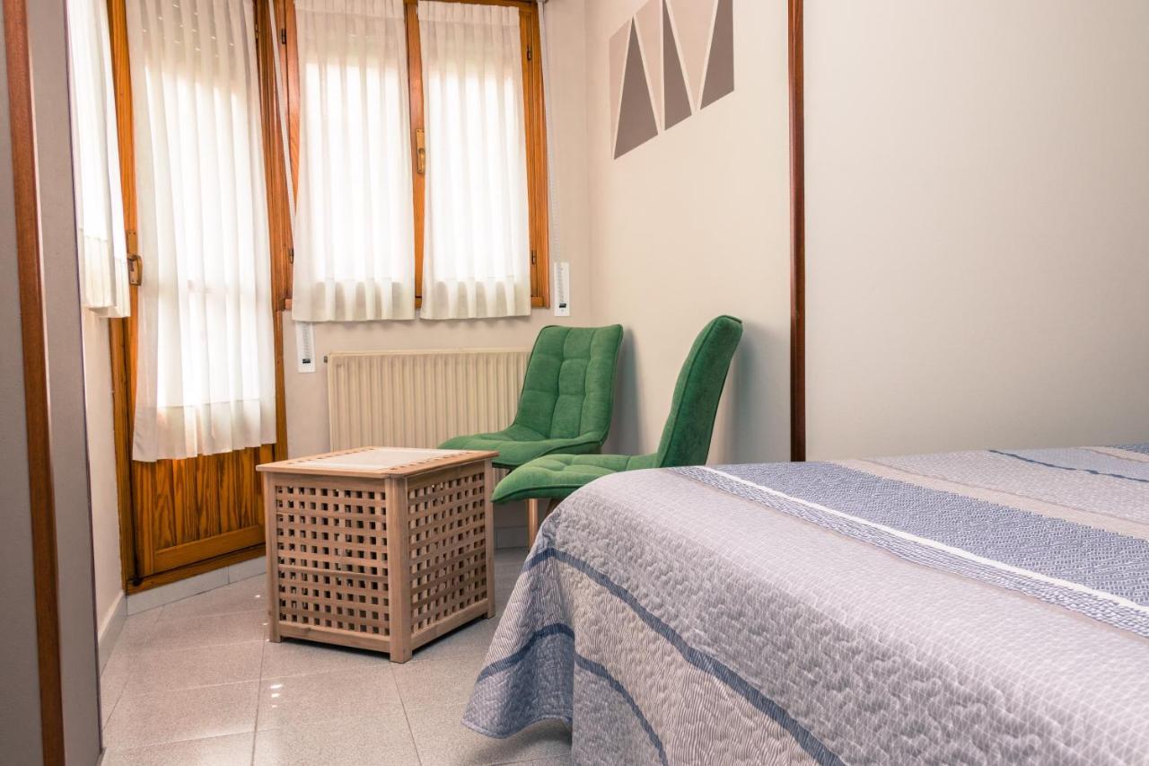 Hotel Plaza Onís Eksteriør billede