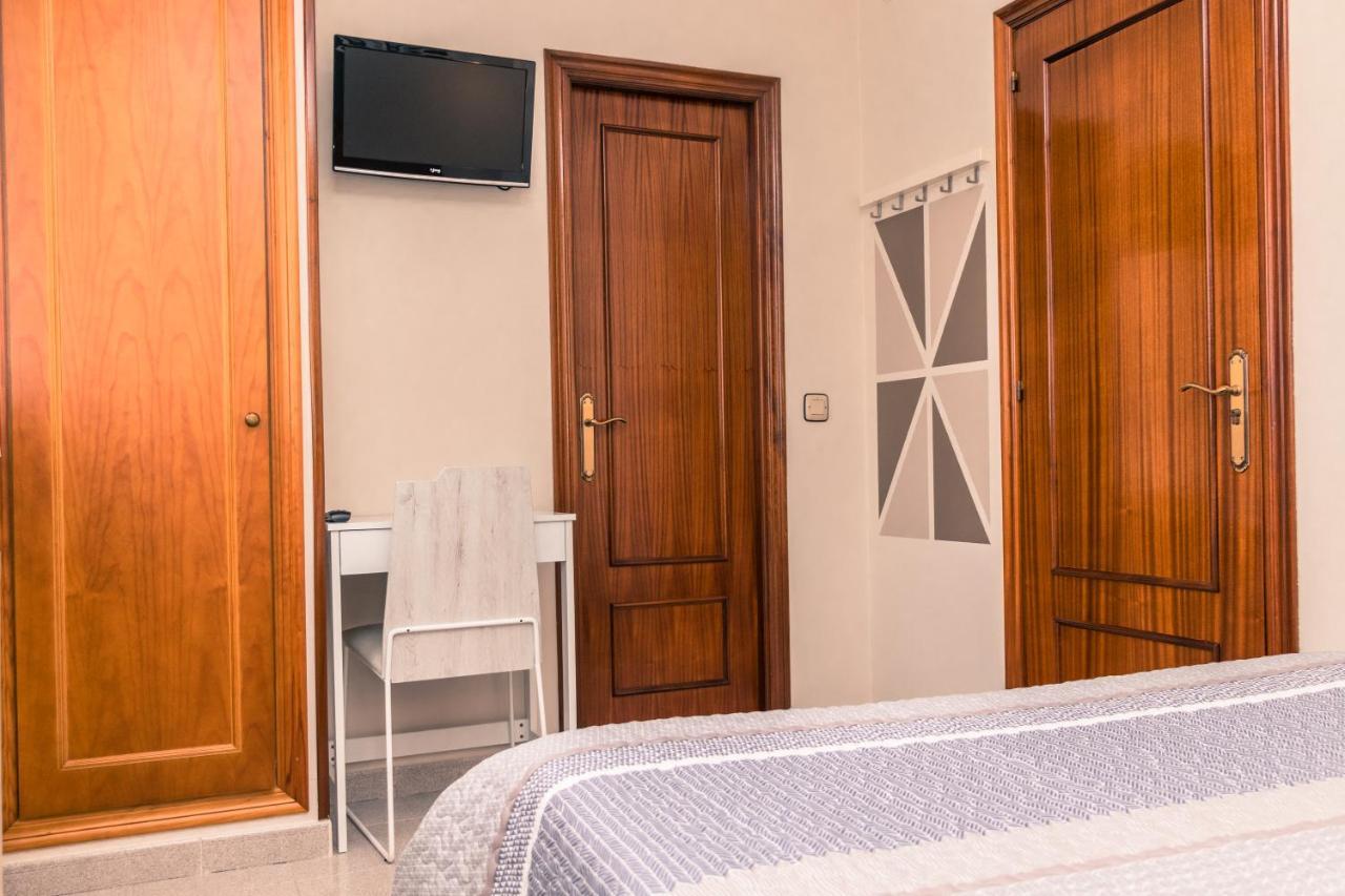 Hotel Plaza Onís Eksteriør billede