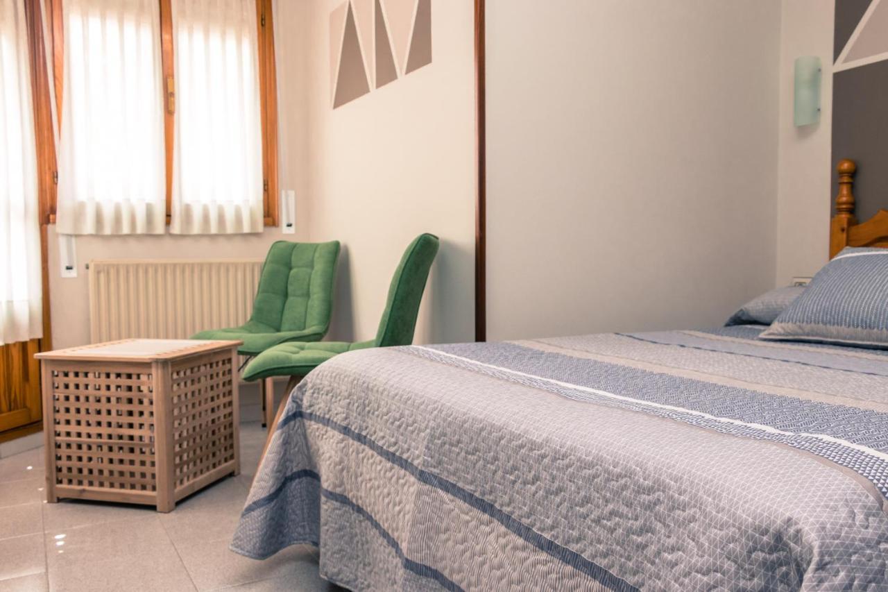 Hotel Plaza Onís Eksteriør billede