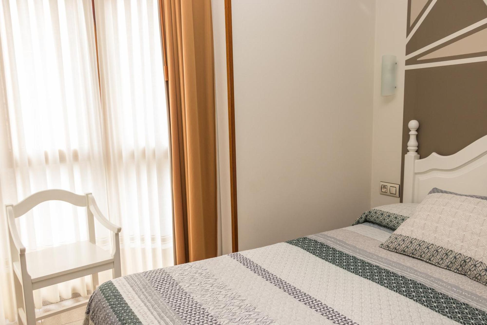 Hotel Plaza Onís Eksteriør billede
