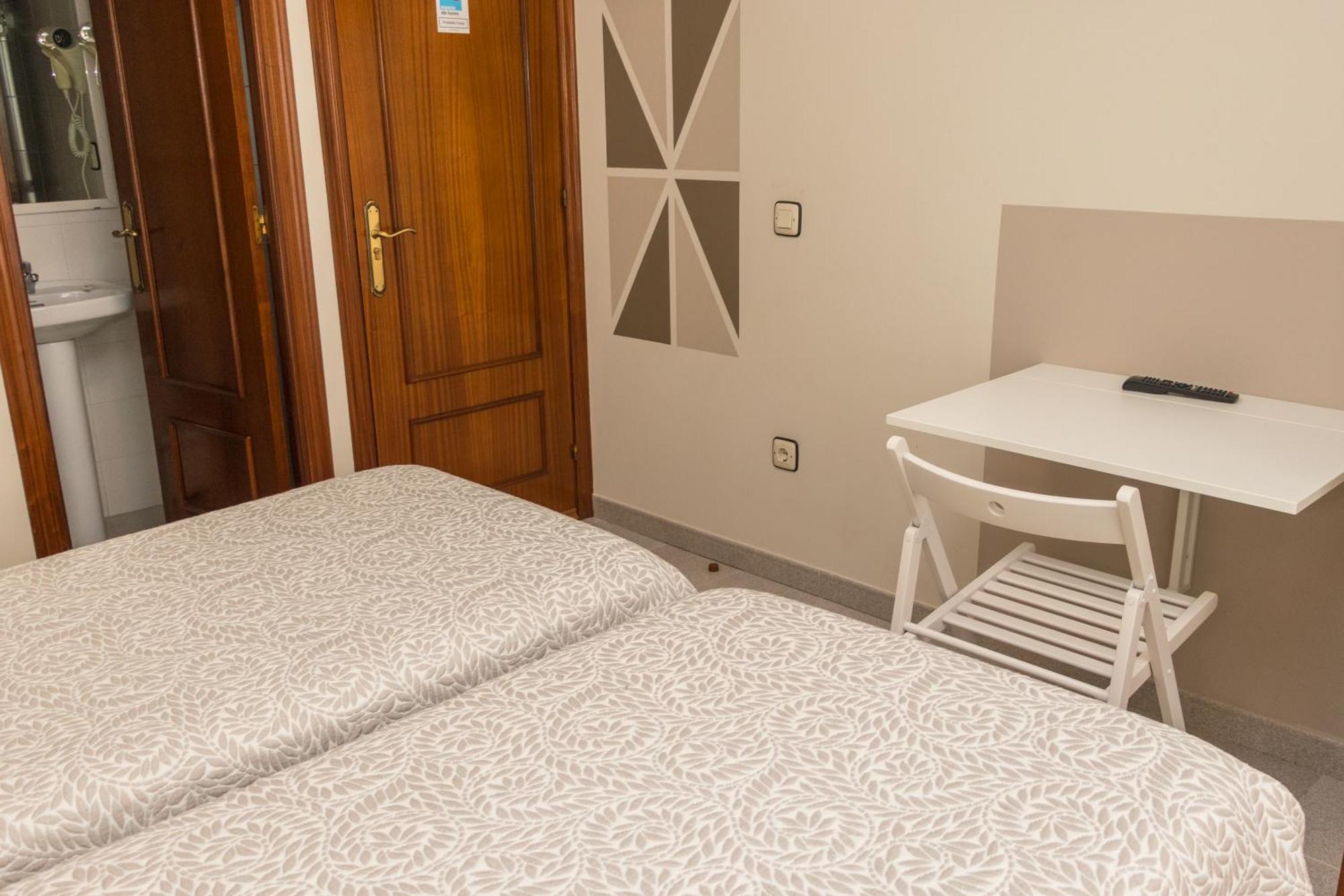 Hotel Plaza Onís Eksteriør billede