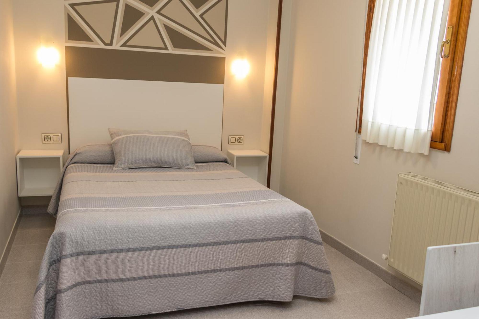 Hotel Plaza Onís Eksteriør billede