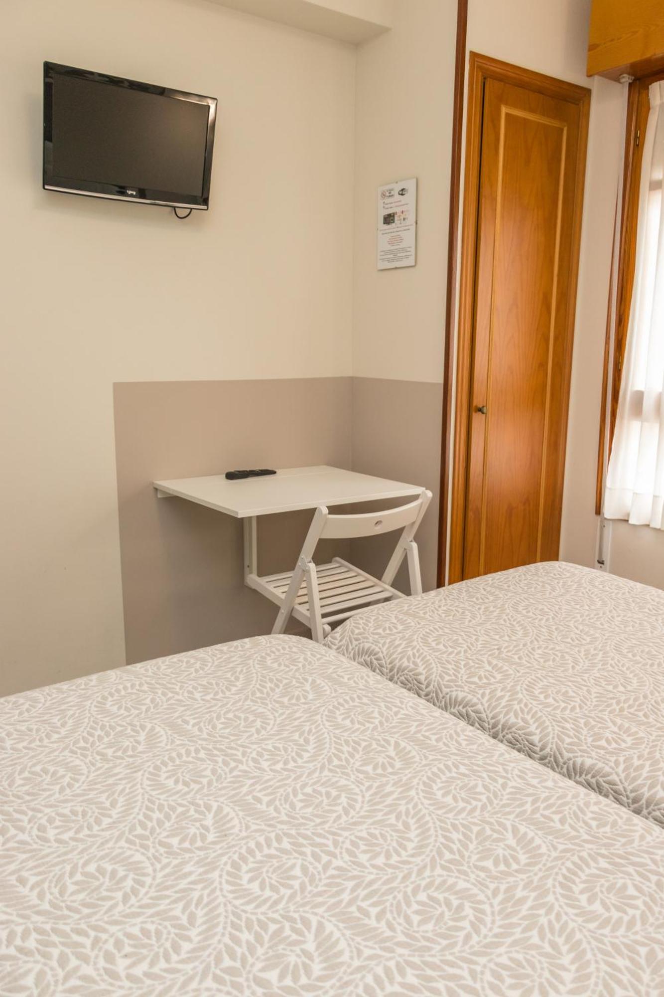 Hotel Plaza Onís Eksteriør billede