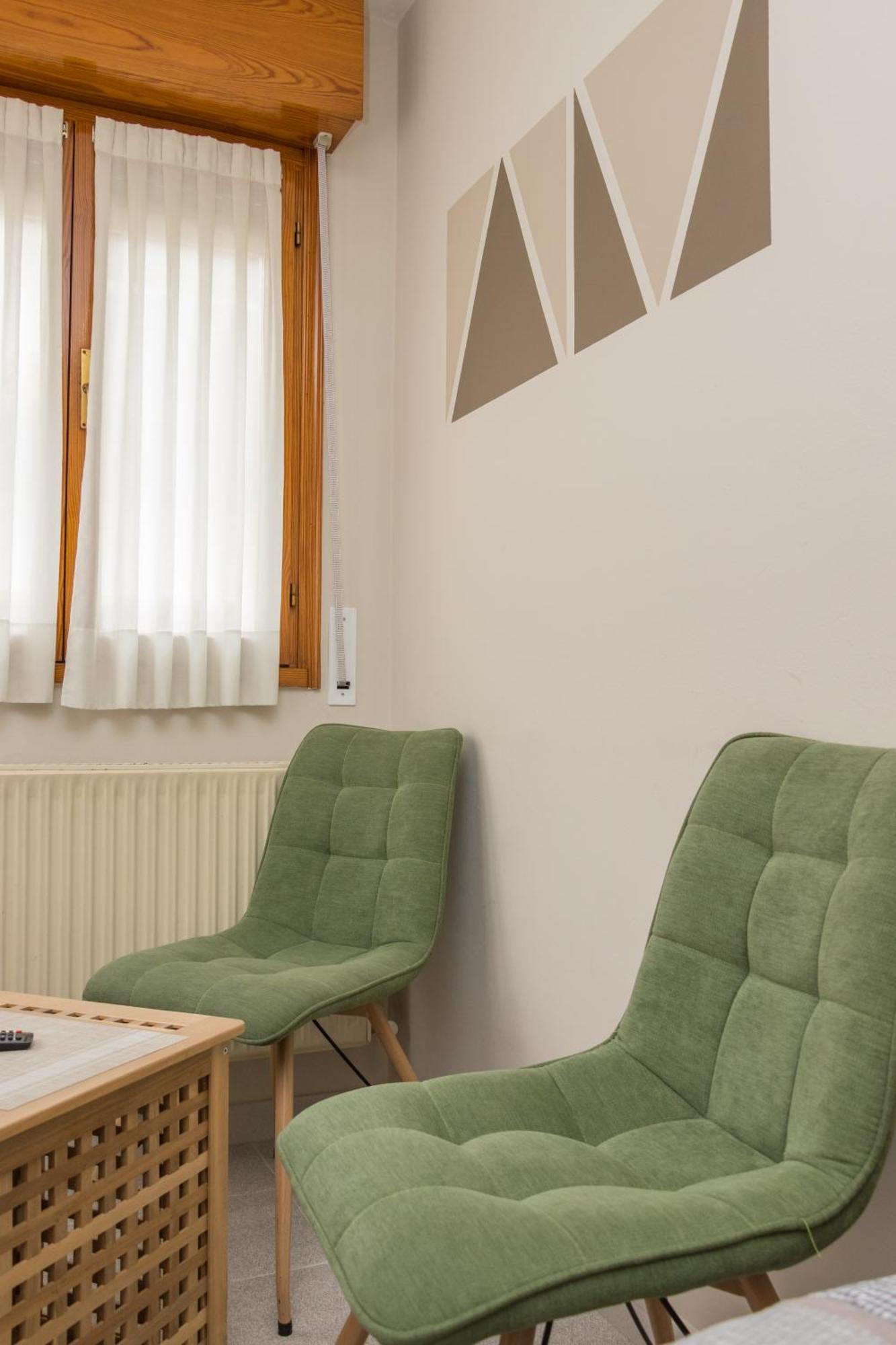 Hotel Plaza Onís Eksteriør billede