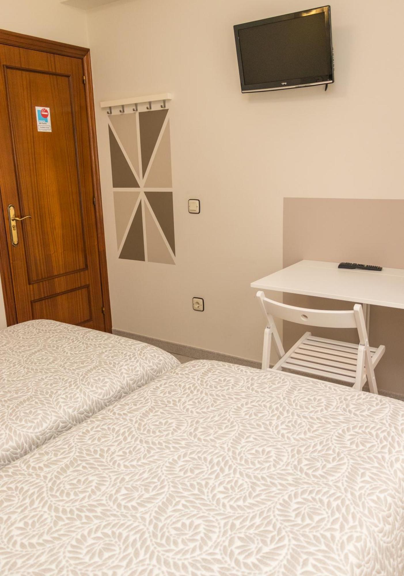 Hotel Plaza Onís Eksteriør billede