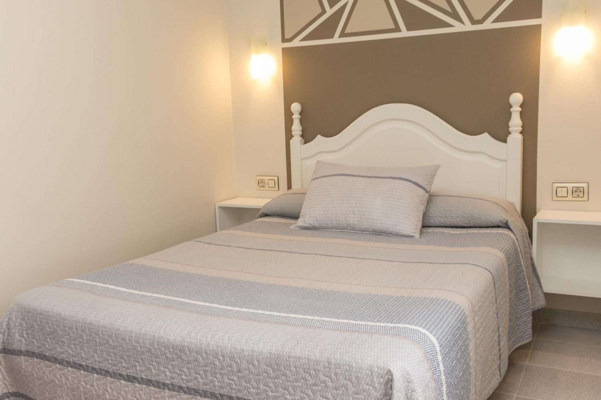 Hotel Plaza Onís Eksteriør billede
