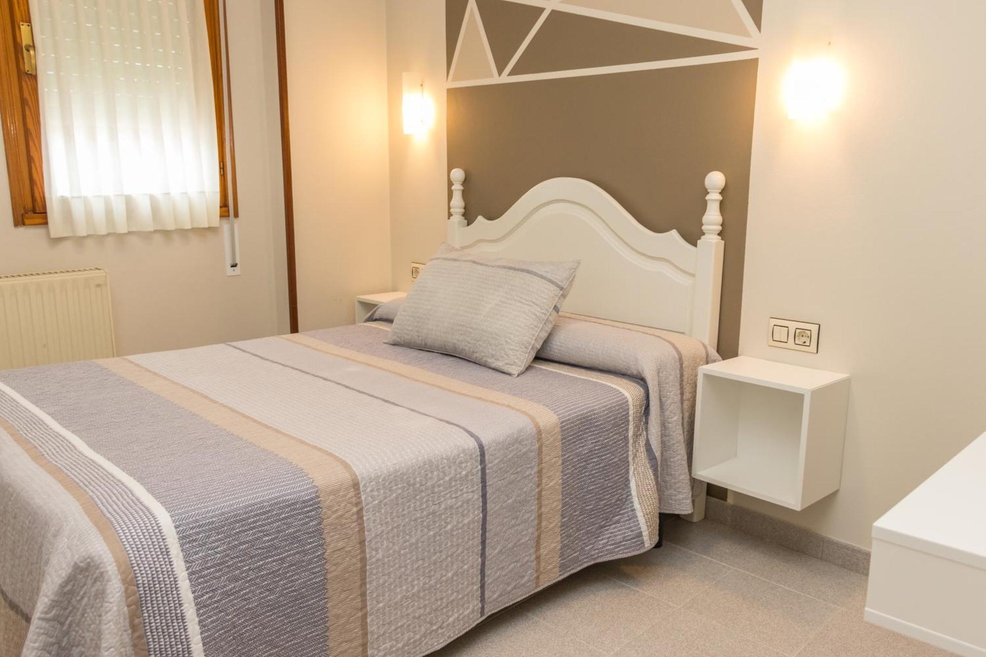 Hotel Plaza Onís Eksteriør billede